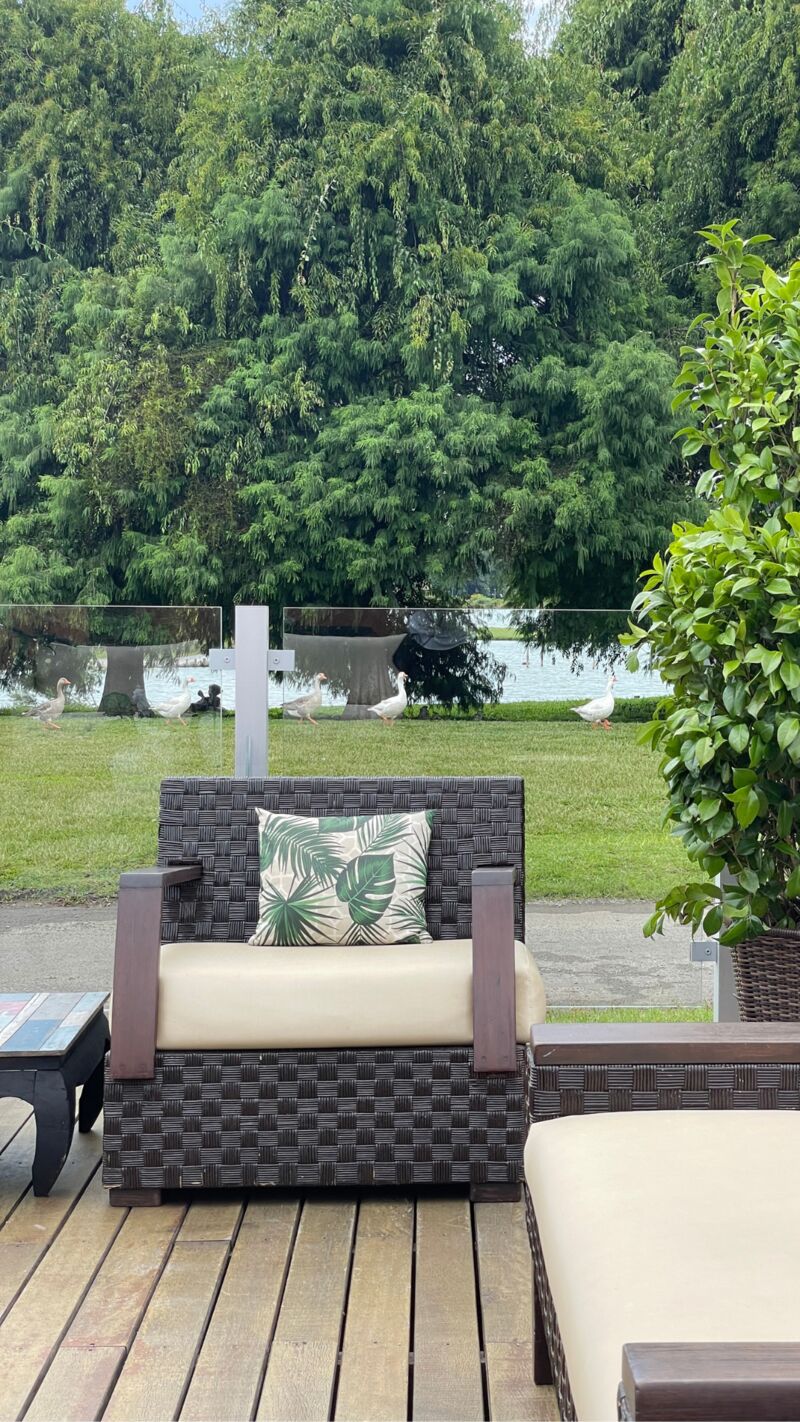 Área de descanso com vista para o parque